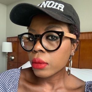 Meet your Posher, Sharon